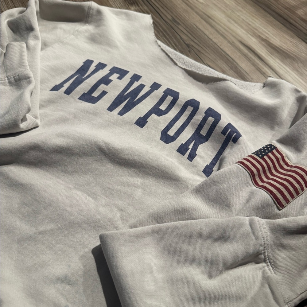 Brandy Melville off the shoulder New York sweatshirt with American flag